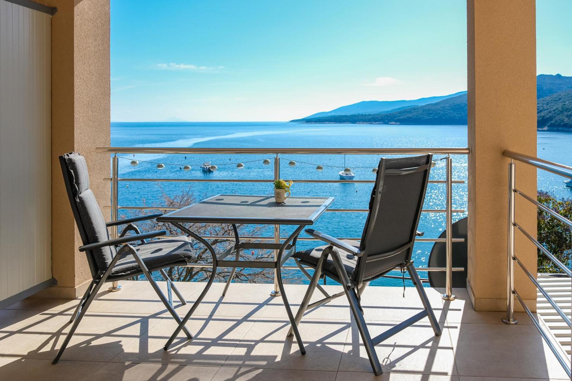 Studio Apartment Above Promenade W Terrace & Parking Rabac Εξωτερικό φωτογραφία