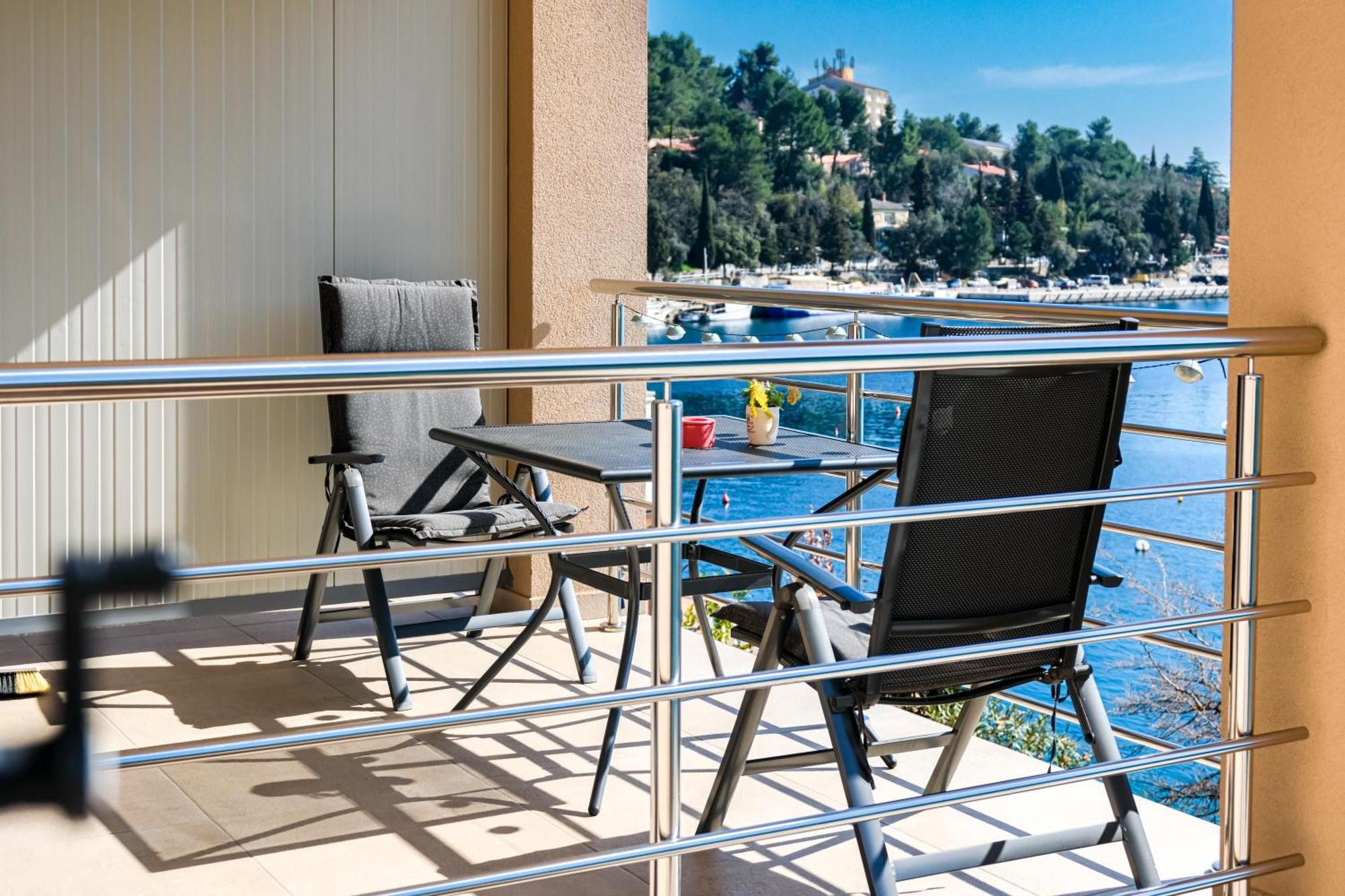 Studio Apartment Above Promenade W Terrace & Parking Rabac Εξωτερικό φωτογραφία
